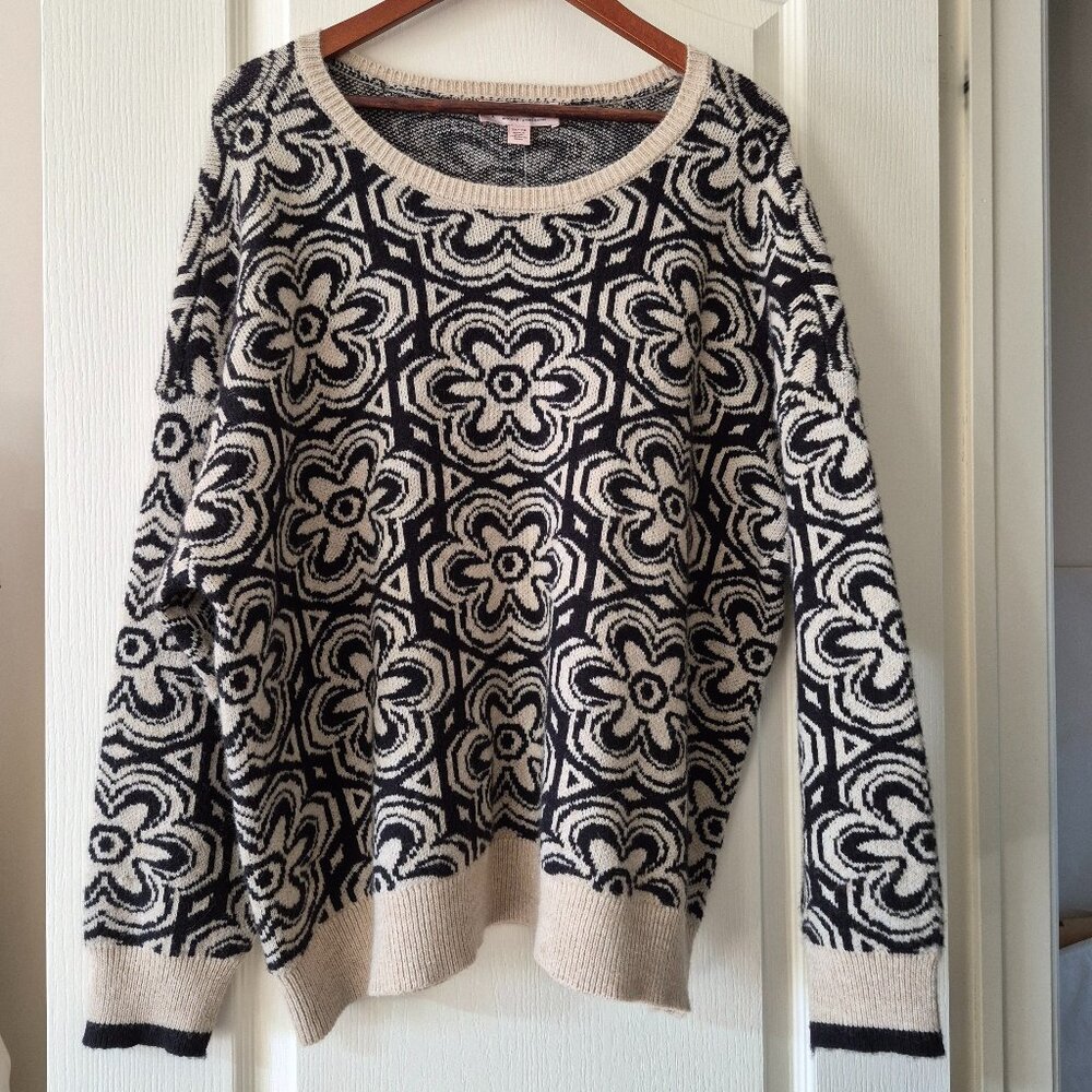 Philosophy NWT 2X​​ Black and Beige Floral Geometric Pullover Sweater
